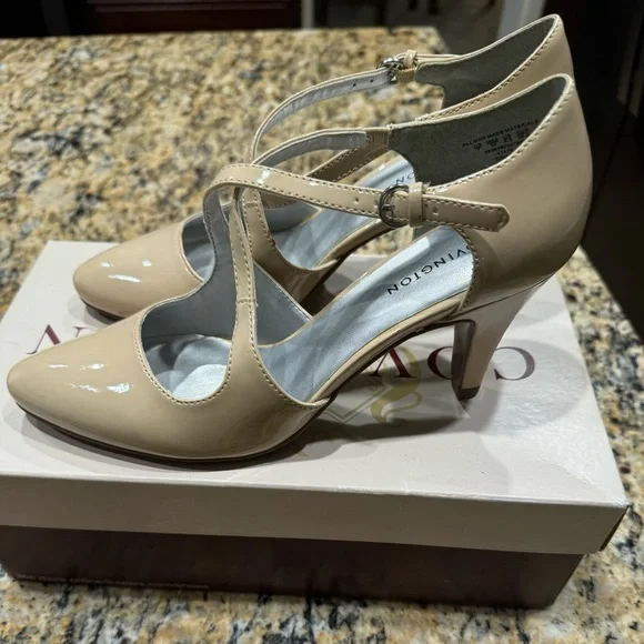 Beige shoes - Picture 3 of 5